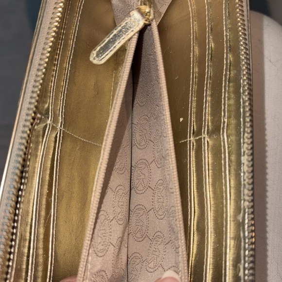 Michael Kors  wallet  long wallet  zippy wallet  leather  gold metallic monogram - Picture 14 of 17